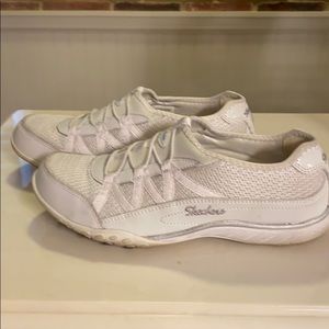 Sketchers slip on sneakers